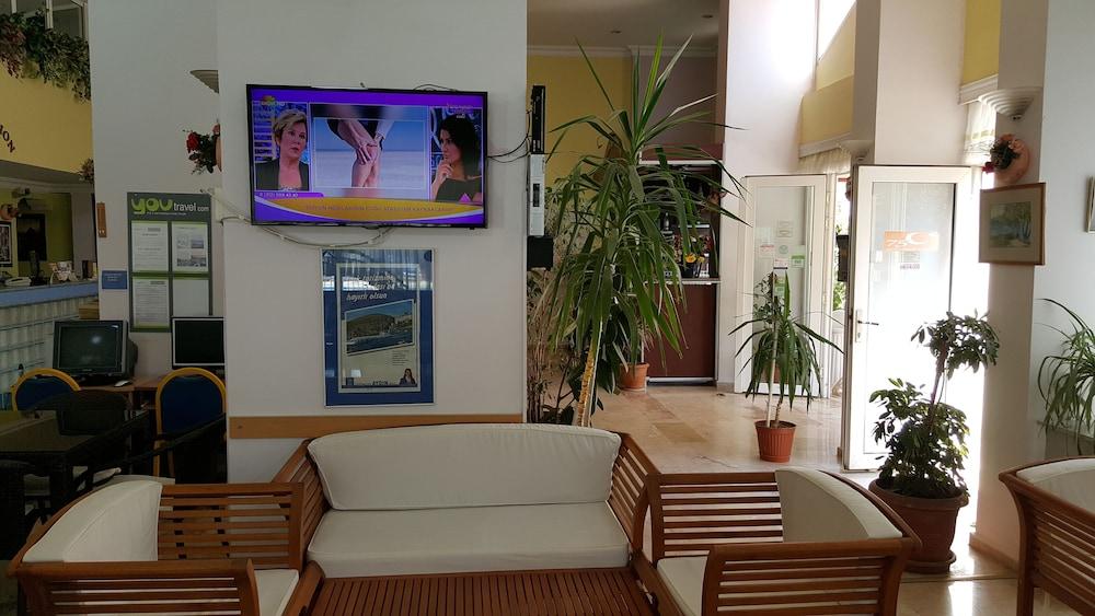 Golden Moon Apart Hotel Kusadasi Exterior photo