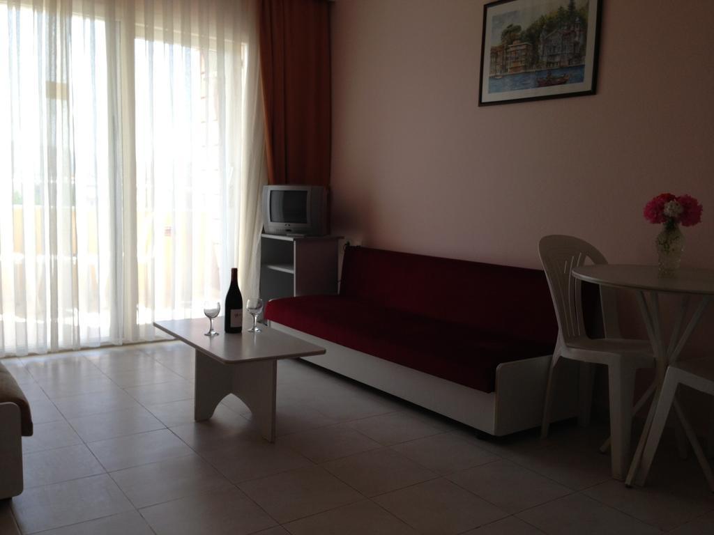 Golden Moon Apart Hotel Kusadasi Exterior photo