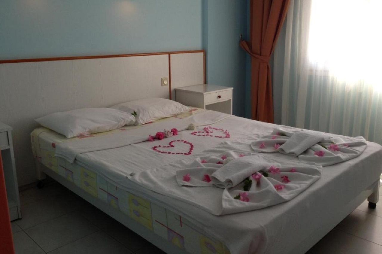 Golden Moon Apart Hotel Kusadasi Exterior photo